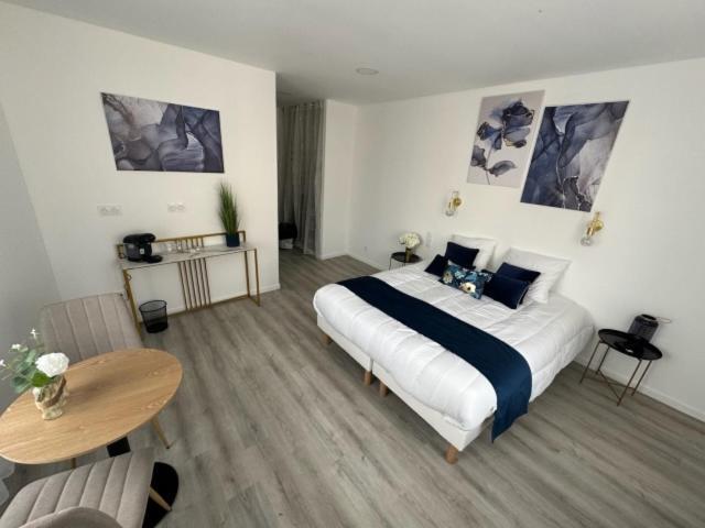 Au Coeur De Montmedy Bed & Breakfast ภายนอก รูปภาพ
